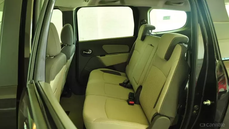 Renault-Lodgy-middle-seats--49050