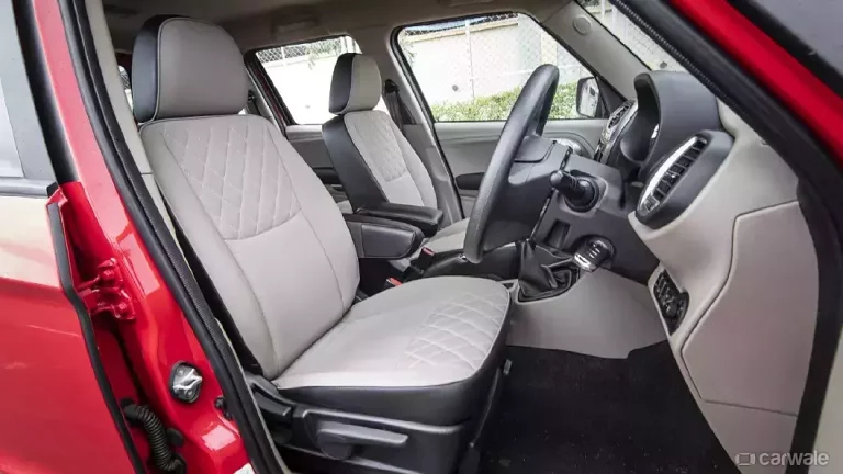 mahindra-tuv300-interior16